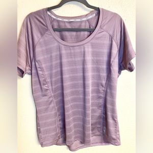 Women’s athletic tee size XL